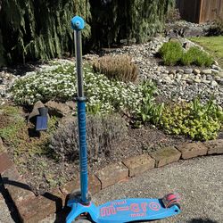 Micro Maxi Scooter, 3 Wheels, (light up wheels), adjustable handle bar