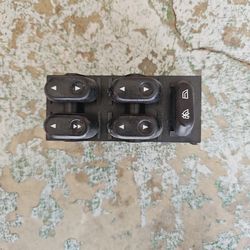 Master Window Control Switch. In Carson