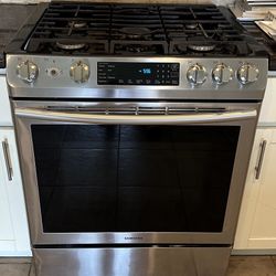 Stove and Microwave For Sale!