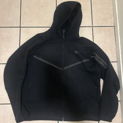 Black Nike Tech Size XL