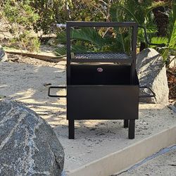 Santa Maria Style Grill "Tailgater "
