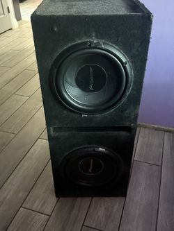 2 15 Inch Pioneer Speakers