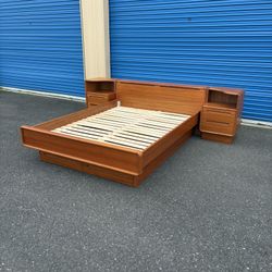Mid Century Modern Teak Queen Size Platform Bedframe With Nightstands