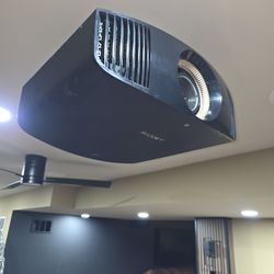 Sony VPL-VW675ES 4K Home Theater Projector 