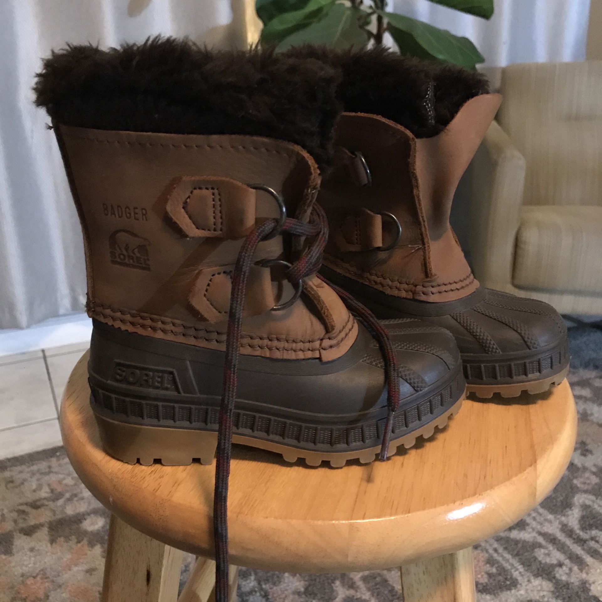 Sorel Badger Children’s Snow Boots Kids Size 9
