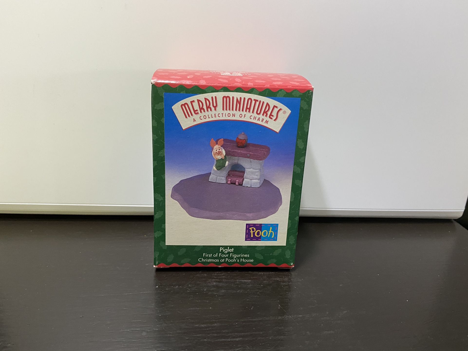 Piglet Christmas at Pooh's House Disney Merry Miniatures 1999 Hallmark