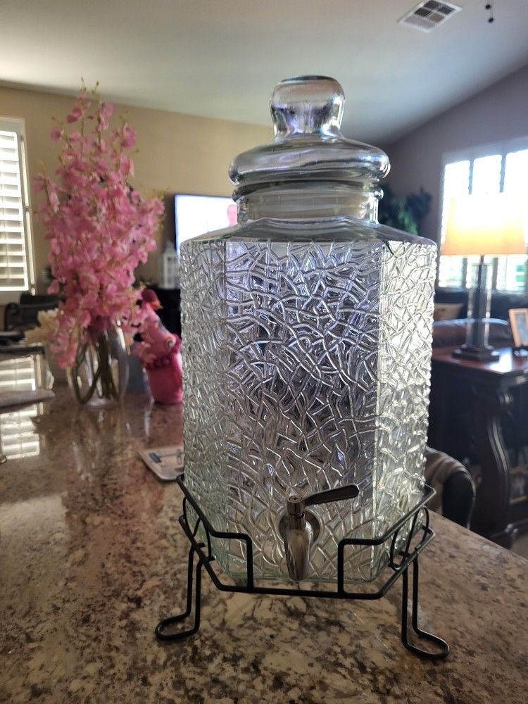 2.5 Gallon Beverage Dispenser With Stainless Spout