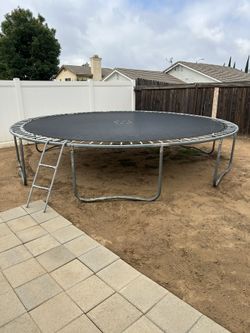 15 Foot Trampoline 