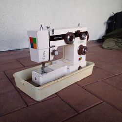 Nelco Model 1430 "Stretch Stitches"