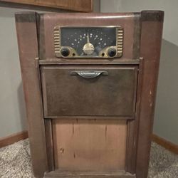 Zenith Radio and Record Player - 1940’s