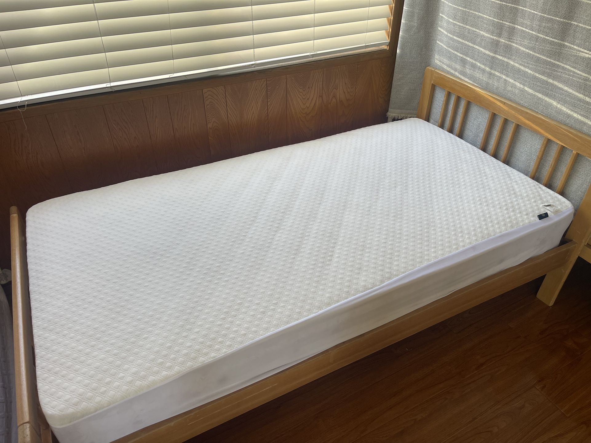 twin size Bed