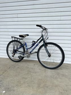 Giant Hybrid Bike