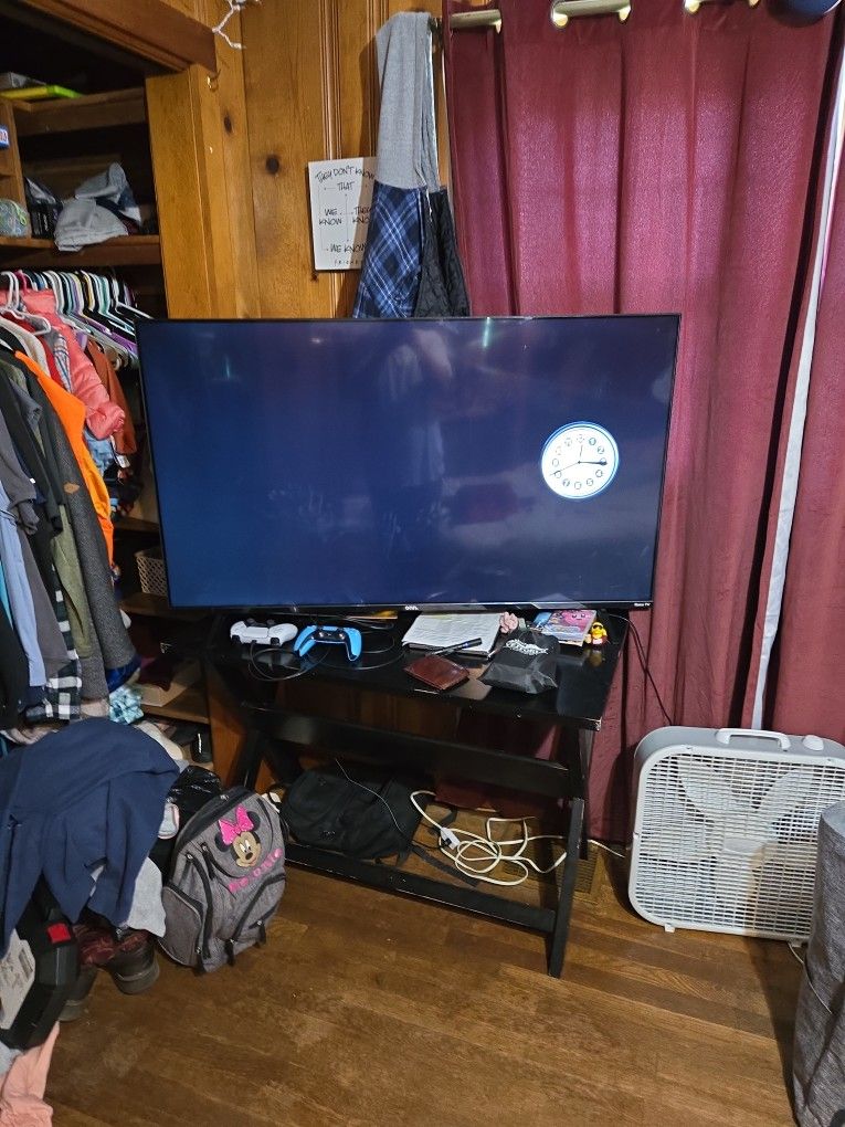 53 Inch Onn. Tv
