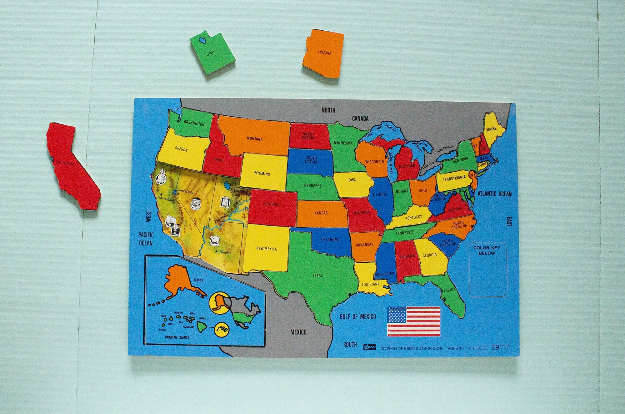 41 piece wooden Puzzle Map of the USA No. 29117 by CONNOR - INCOMPLETE