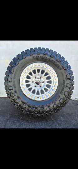 17" KMC w- 35" Toyo RT Pro