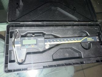 Mitutoyo 6" Absolute Digimatic Digital Caliper with Case (Model 500-196-30)