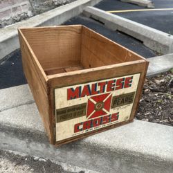 Vintage wooden fruit  "MALTESE CROSS" brand label