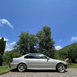 2002 BMW 540i