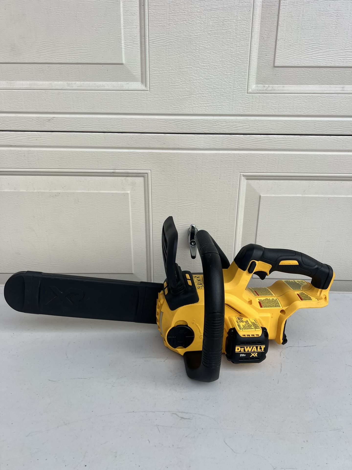 DEWALT BRUSHLESS CHAINSAW 20v