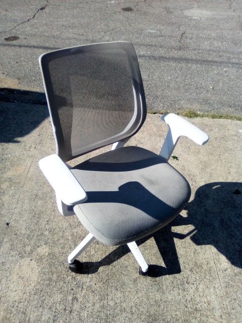 White Office Chair 20.00