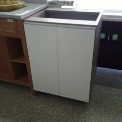 Bathroom vanity   24 Inches 