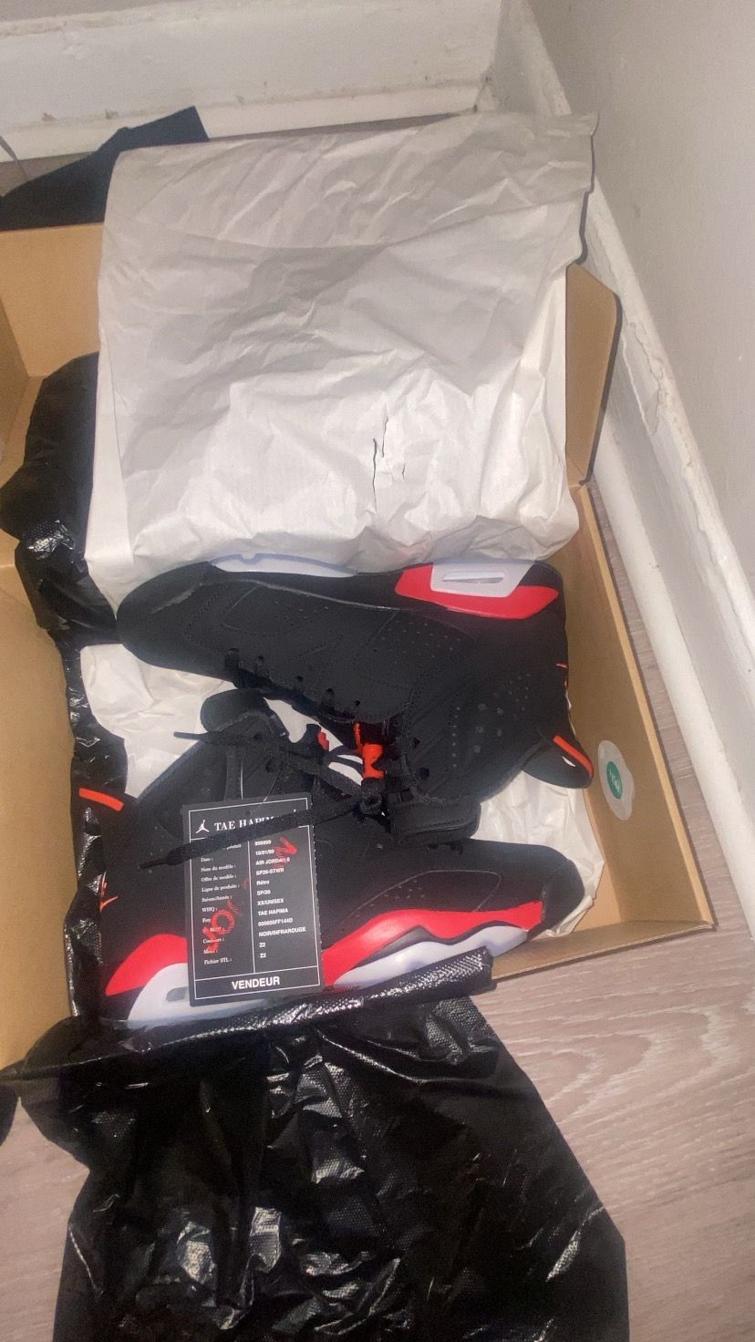 jordan inferred 6s and jordan flight club 4s all size 8