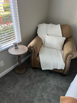 Accent chair