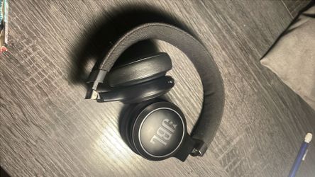 Jbl live 670NC Noise canceling headphones