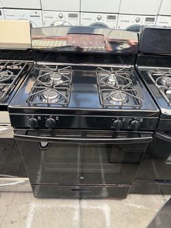 GE black 4 burner range stove