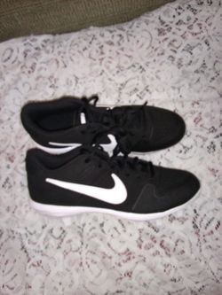 NIKE BOYS -ALPHA  HUARCHE  VARSITY  LOW  (M,CS )  (BG)  BASEBALL SHOE   SIZE -7  NEW