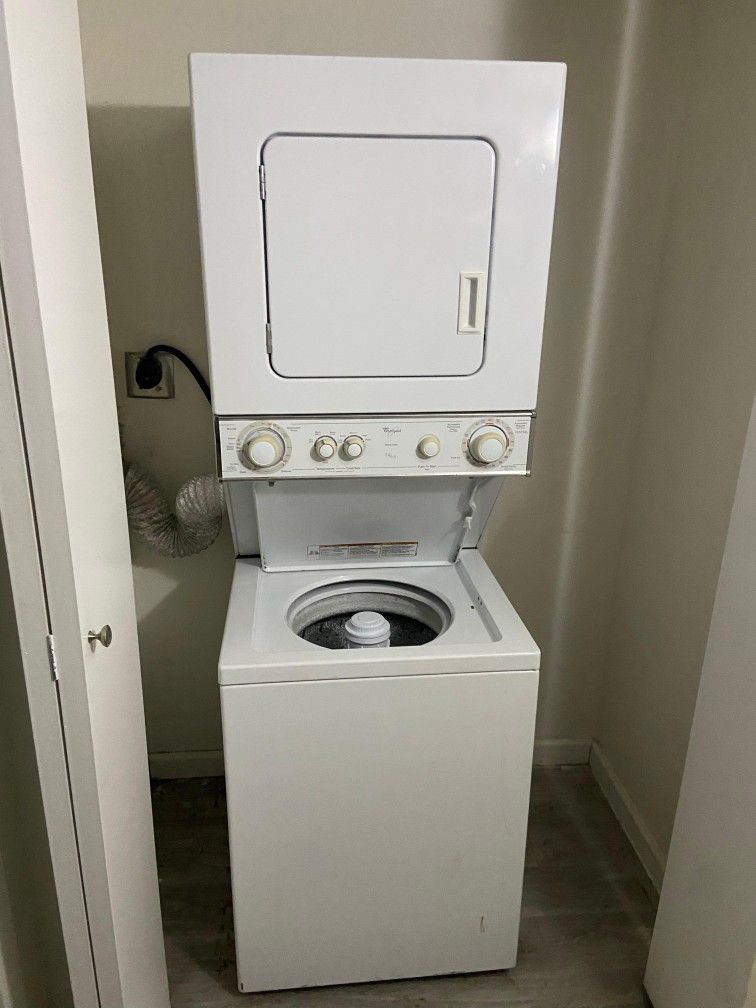 Washer-electri Dryer 24"