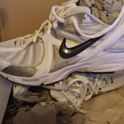 Never Worn Nike Walking Shoes 
