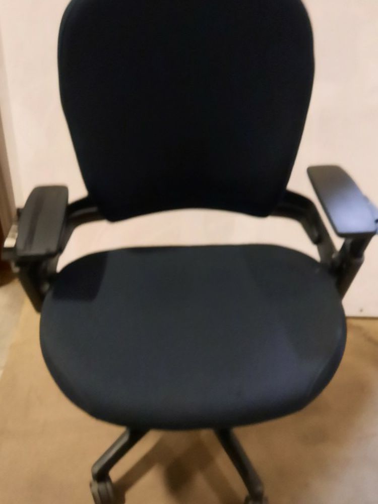 Steelcase Leap V2 Chair Size C