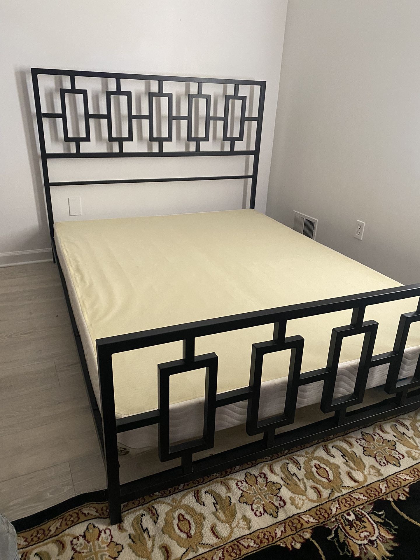 Queen Black Iron Bed for Sale in Lawrenceville, GA OfferUp