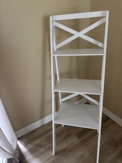 Ladder bookshelf