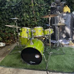 Yamaha Gig maker Drum set 