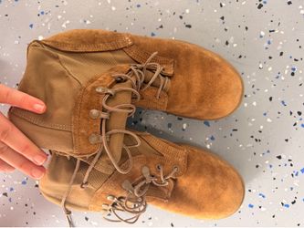 New US Military Issue Cold Weather Boots - Waterproof Suede Tactical Boots - 9 W