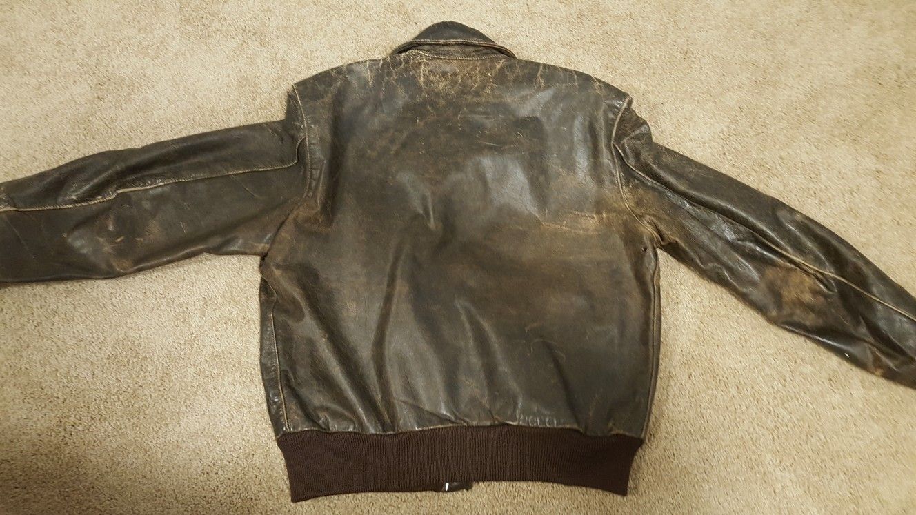 Vintage distressed Banana Republic leather jacket