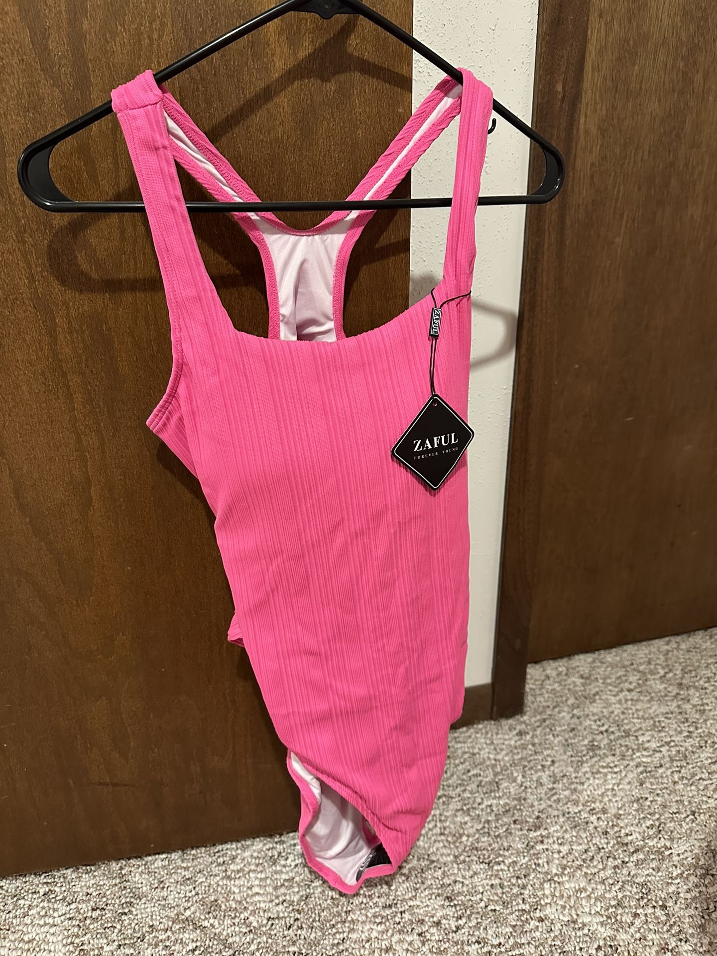 NEW Women’s Swim Suit Size Medium