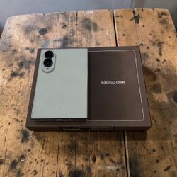 Samsung fold 8 256 unlocked liberado