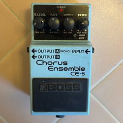  BOSS CE-5 Chorus Ensemble Guitar Pedal