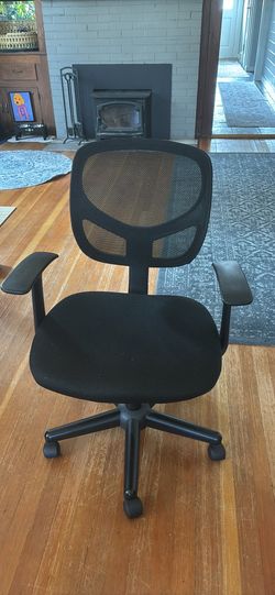 Essentials by OFM Ergonomic Mesh Office Chair – ESS-3001