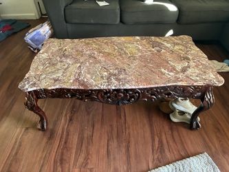 Mesa de centro con dos mesitas igules mas para lámpara