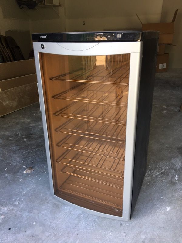 Haier 42 bottle wine chiller cellar - HVF042ABL