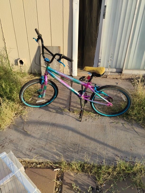 Geninsis BMX Bike With Florescent Paint