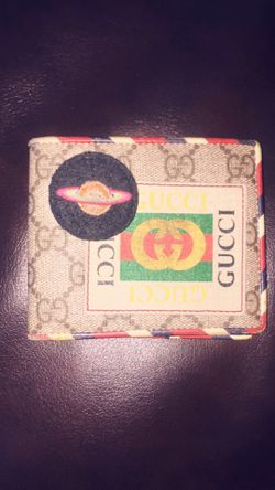 Beige Gucci Courrier GG Supreme Canvas Wallet