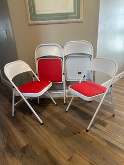 MECO padded folding chairs
