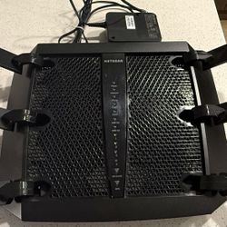 NETGEAR Nighthawk X6 Smart Wi-Fi Router (R8000)