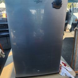 WHIRLPOOL FRIDGE 4.3 