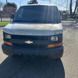 2004 Chevrolet Express 3500 Cargo 